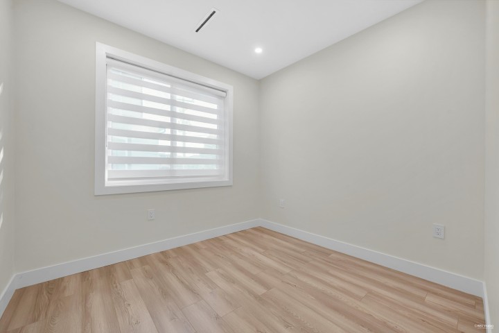 Photo 5 at 1 - 2703 East 3rd Avenue, Renfrew VE, Vancouver East