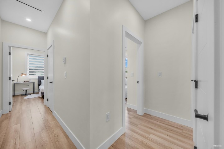 Photo 12 at 2 - 2703 East 3rd Avenue, Renfrew VE, Vancouver East