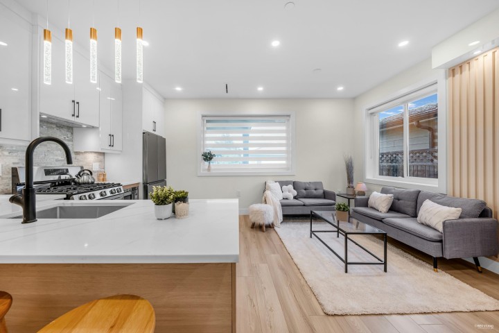 Photo 3 at 2 - 2703 East 3rd Avenue, Renfrew VE, Vancouver East