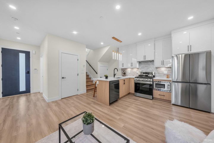 Photo 5 at 2 - 2703 East 3rd Avenue, Renfrew VE, Vancouver East