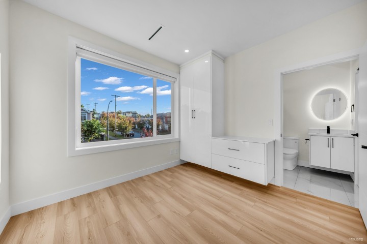 Photo 6 at 1 - 2705 East 3rd Avenue, Renfrew VE, Vancouver East