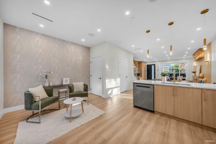 Photo 3 at 1 - 2705 East 3rd Avenue, Renfrew VE, Vancouver East