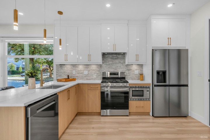 Photo 4 at 1 - 2705 East 3rd Avenue, Renfrew VE, Vancouver East