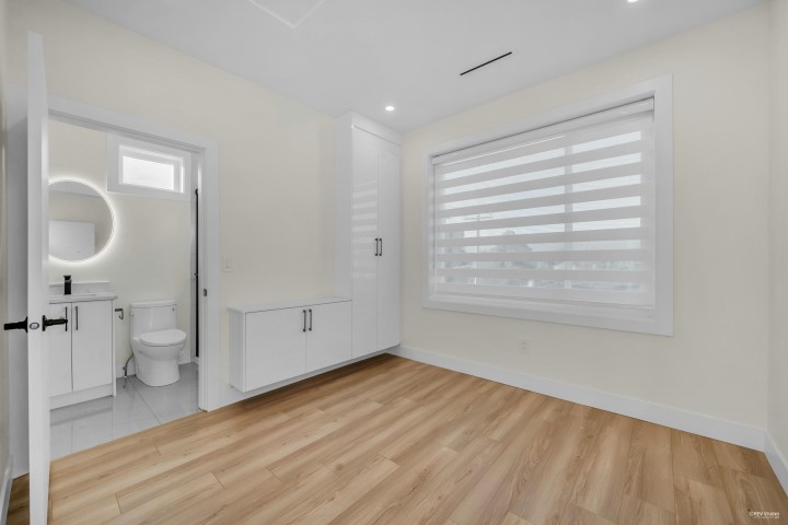 Photo 8 at 1 - 2705 East 3rd Avenue, Renfrew VE, Vancouver East