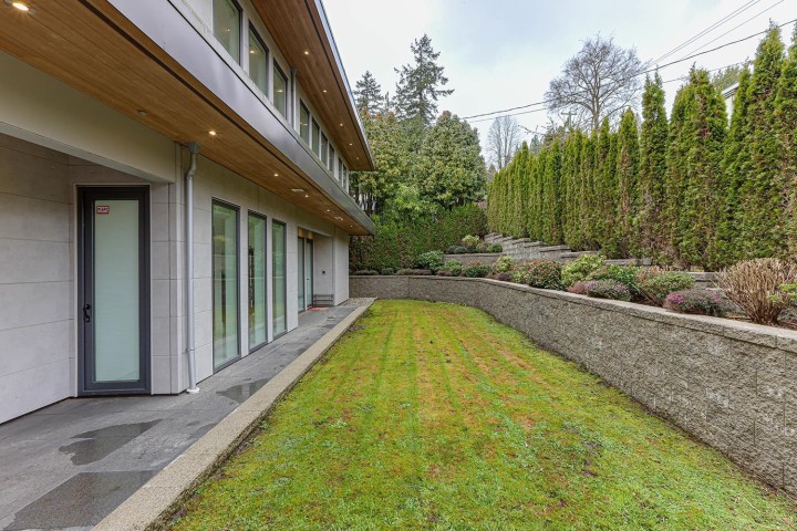 Photo 2 at 808 Esquimalt Avenue, Sentinel Hill, West Vancouver