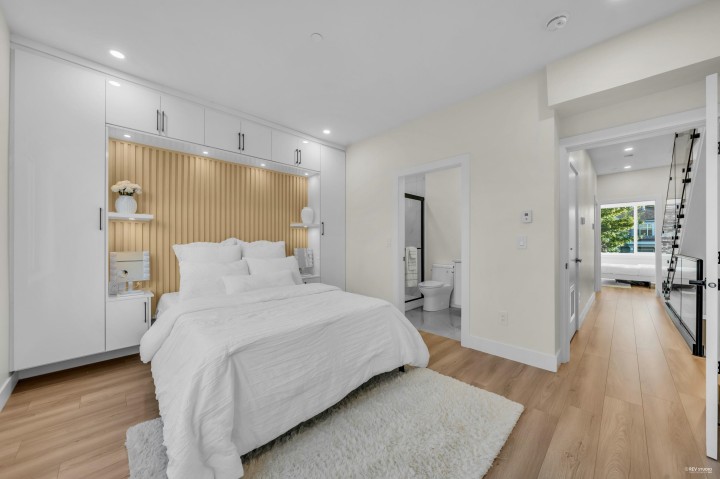 Photo 12 at 2 - 2705 East 3rd Avenue, Renfrew VE, Vancouver East