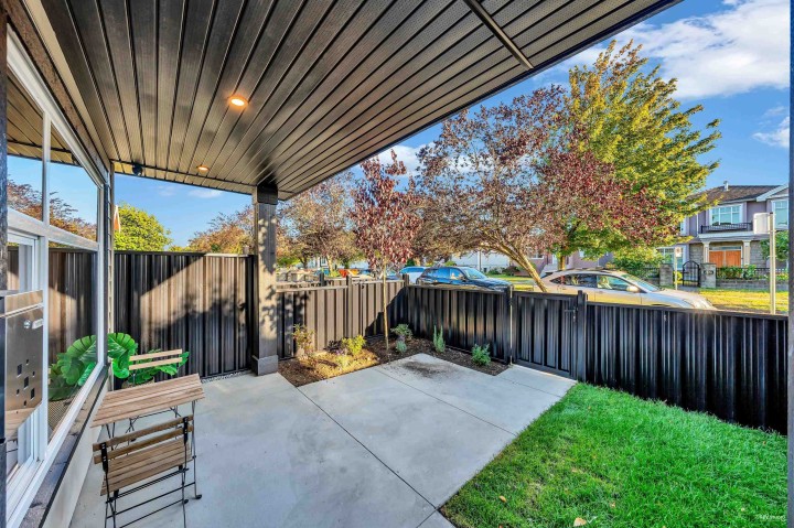 Photo 22 at 2 - 2705 East 3rd Avenue, Renfrew VE, Vancouver East