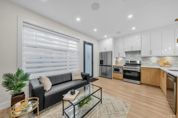 Photo 7 at 2 - 2705 East 3rd Avenue, Renfrew VE, Vancouver East