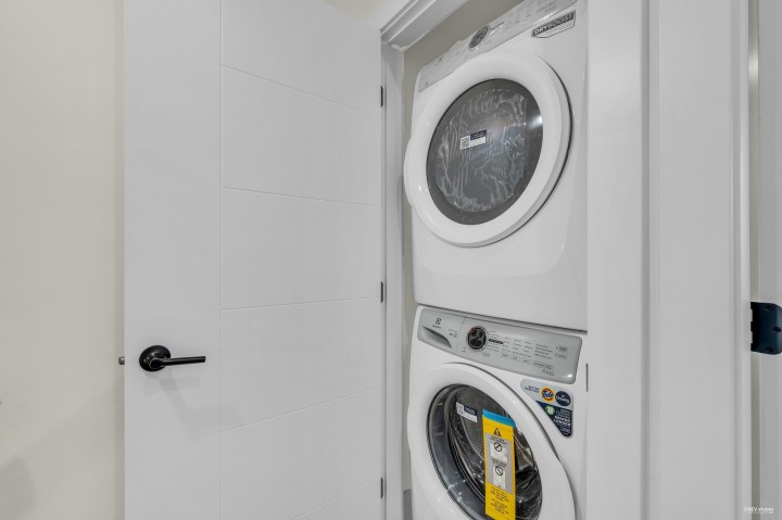 Photo 20 at 2 - 2705 East 3rd Avenue, Renfrew VE, Vancouver East