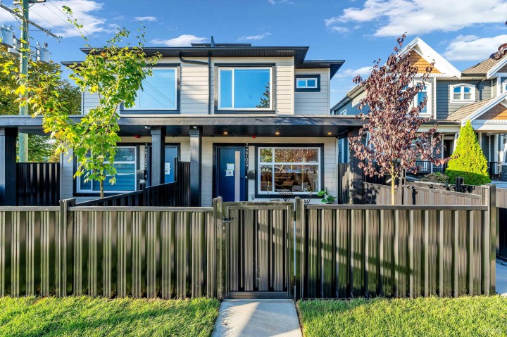 Photo 21 at 2 - 2705 East 3rd Avenue, Renfrew VE, Vancouver East