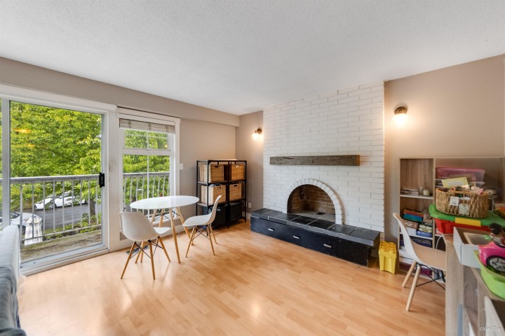 Photo 7 at 7396 Sherbrooke Street, South Vancouver, Vancouver East