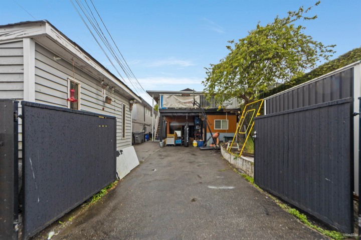 Photo 37 at 7396 Sherbrooke Street, South Vancouver, Vancouver East