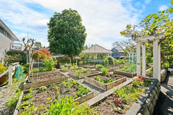 Photo 25 at 204 - 1528 Bowser Avenue, Norgate, North Vancouver