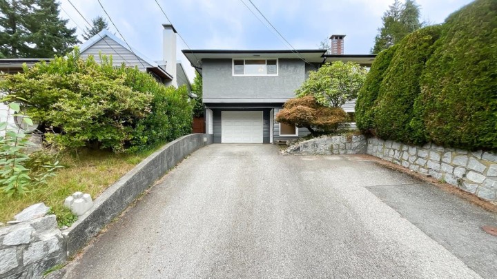 Photo 3 at 316 W Queens Road, Upper Lonsdale, North Vancouver