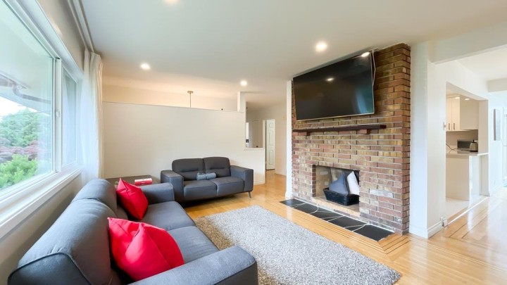 Photo 4 at 316 W Queens Road, Upper Lonsdale, North Vancouver