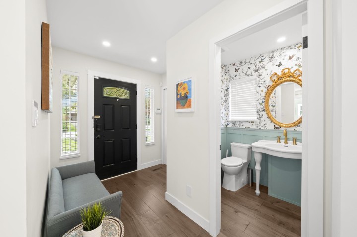 Photo 3 at 860 Ruckle Court, Roche Point, North Vancouver