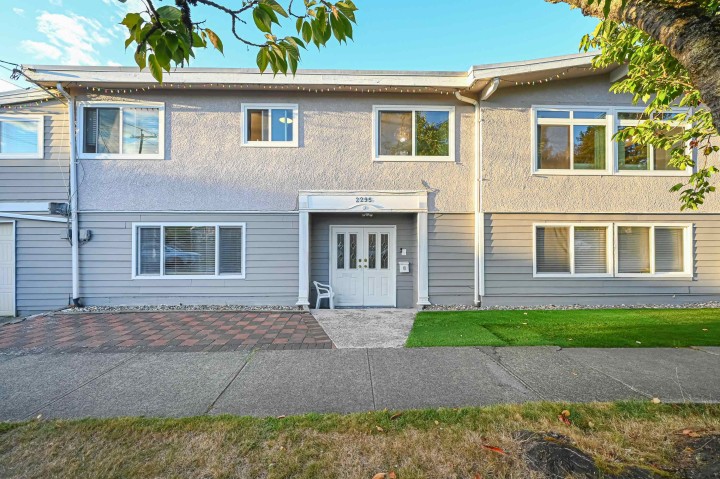 Photo 1 at 2295 E 48th Avenue, Killarney VE, Vancouver East