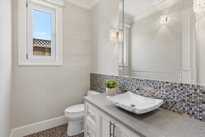 Photo 17 at 2171 Queens Avenue, Queens, West Vancouver