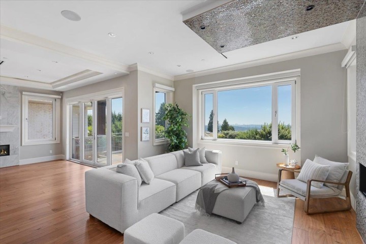 Photo 4 at 2171 Queens Avenue, Queens, West Vancouver