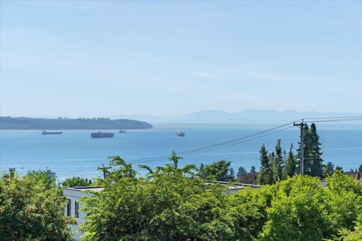 Photo 21 at 2171 Queens Avenue, Queens, West Vancouver