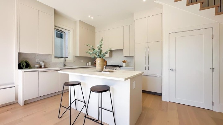 Photo 6 at 2919 Charles Street, Renfrew VE, Vancouver East