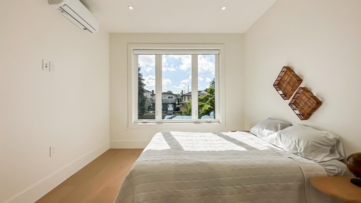 Photo 13 at 2919 Charles Street, Renfrew VE, Vancouver East