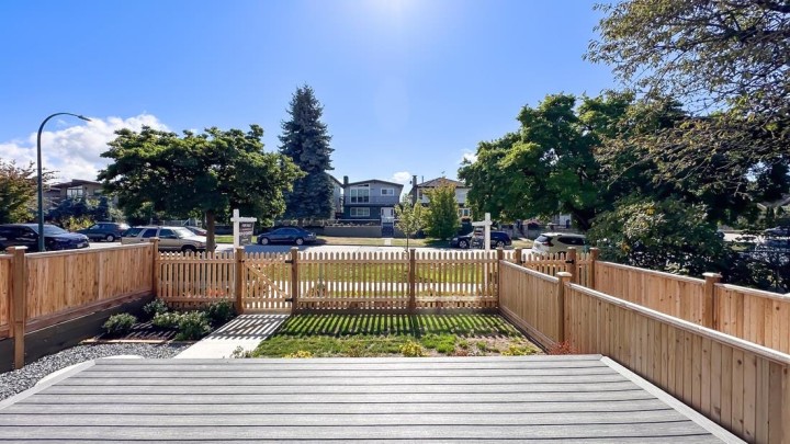 Photo 7 at 2919 Charles Street, Renfrew VE, Vancouver East