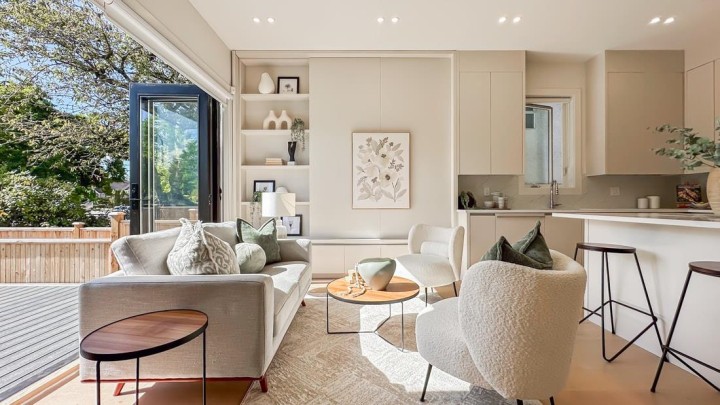 Photo 1 at 2919 Charles Street, Renfrew VE, Vancouver East