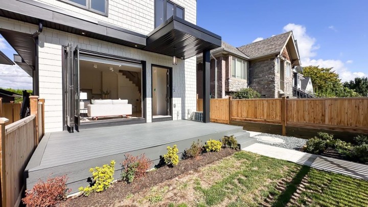 Photo 9 at 2919 Charles Street, Renfrew VE, Vancouver East