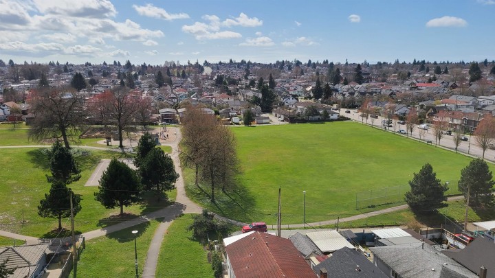 Photo 16 at 654 - 1483 E King Edward Avenue, Knight, Vancouver East