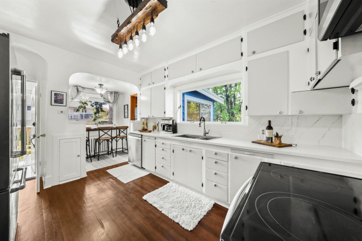 Photo 14 at 3130 Ivanhoe Street, Collingwood VE, Vancouver East