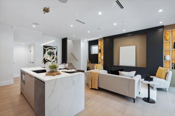 Photo 2 at #1 - 2244 E 11th Avenue, Grandview Woodland, Vancouver East