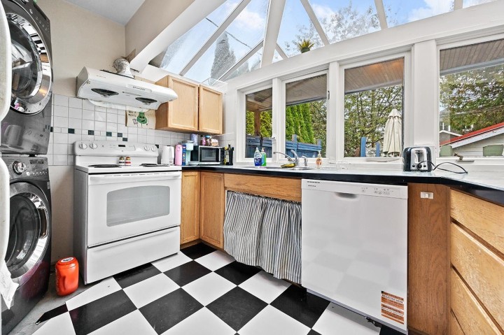 Photo 13 at 3825 W 31st Avenue, Dunbar, Vancouver West