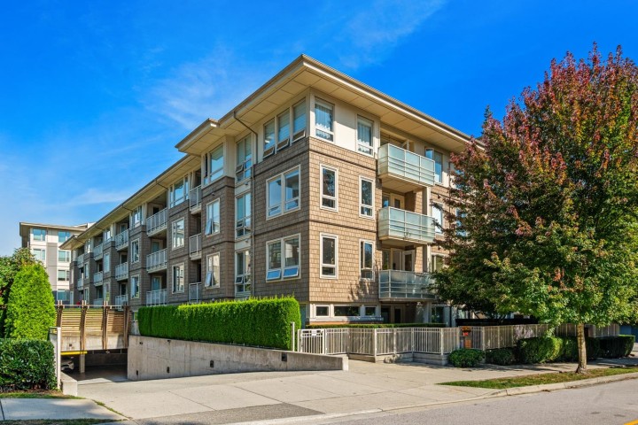 Photo 3 at 206 - 2665 Mountain Highway, Lynn Valley, North Vancouver