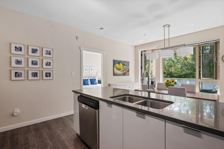 Photo 9 at 206 - 2665 Mountain Highway, Lynn Valley, North Vancouver