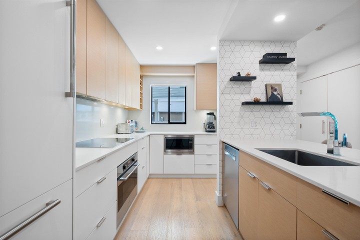 Photo 10 at 301 - 1350 Comox Street, West End VW, Vancouver West