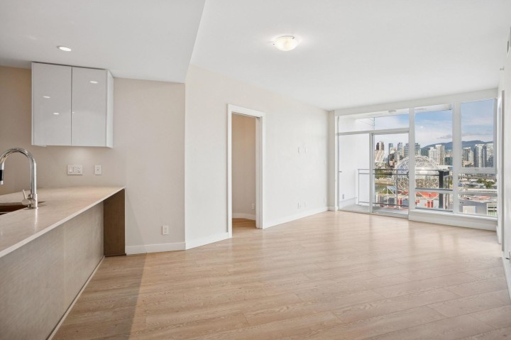 Photo 9 at 1706 - 1618 Quebec Street, Mount Pleasant VE, Vancouver East