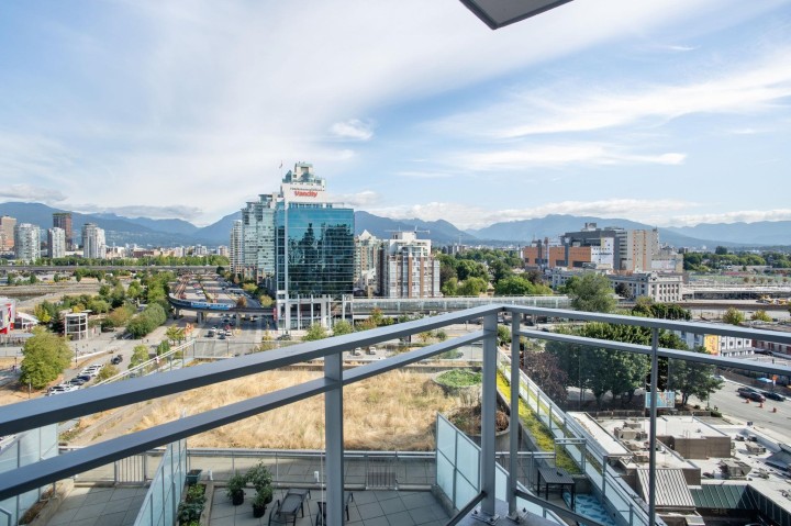 Photo 19 at 1706 - 1618 Quebec Street, Mount Pleasant VE, Vancouver East