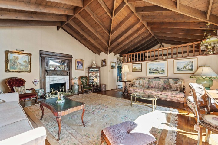 Photo 2 at 2235 Chairlift Road, Chelsea Park, West Vancouver