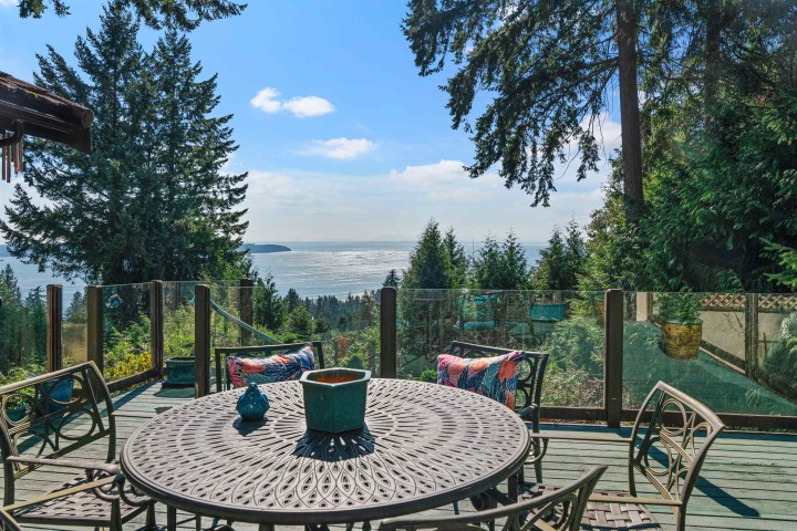 Photo 5 at 2235 Chairlift Road, Chelsea Park, West Vancouver