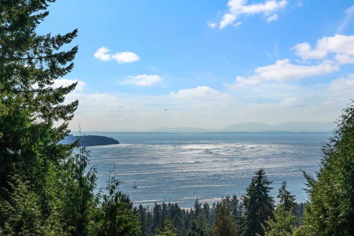 Photo 4 at 2235 Chairlift Road, Chelsea Park, West Vancouver