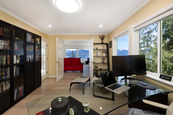 Photo 11 at 250 Kelvin Grove Way, Lions Bay, West Vancouver