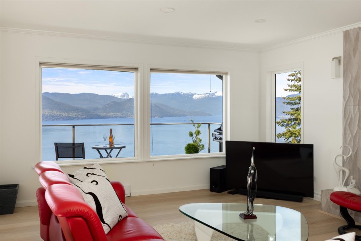 Photo 4 at 250 Kelvin Grove Way, Lions Bay, West Vancouver