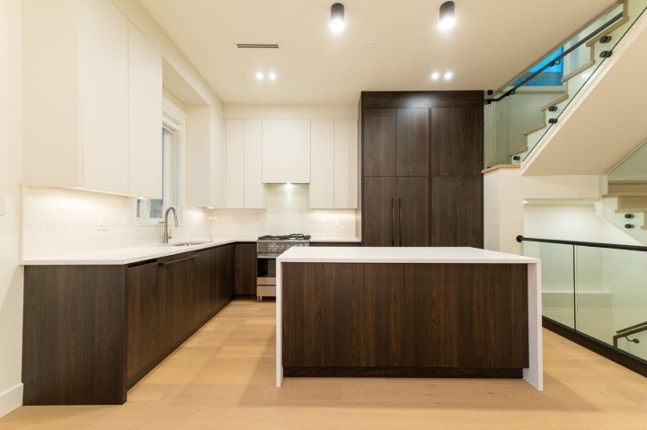 Photo 2 at 2 - 773 E 61st Avenue, South Vancouver, Vancouver East