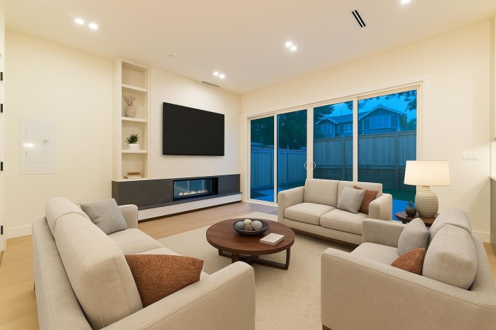 Photo 1 at 2 - 773 E 61st Avenue, South Vancouver, Vancouver East