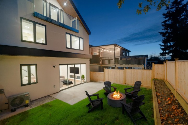 Photo 11 at 2 - 773 E 61st Avenue, South Vancouver, Vancouver East