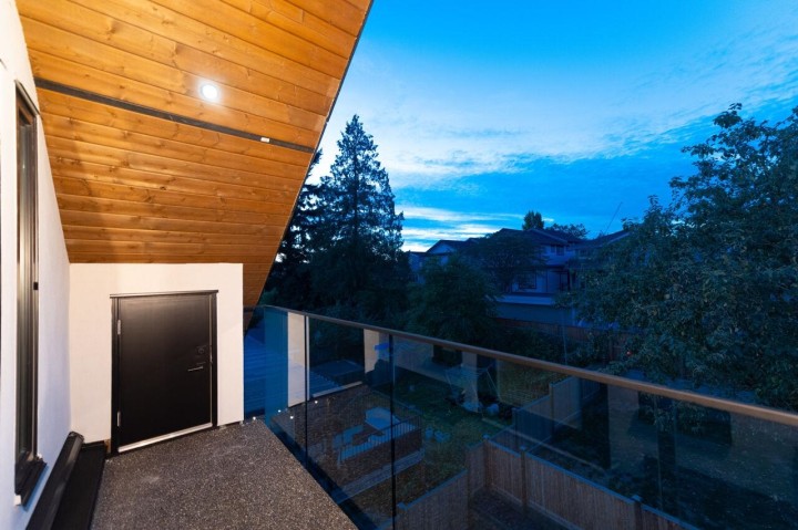 Photo 4 at 2 - 773 E 61st Avenue, South Vancouver, Vancouver East