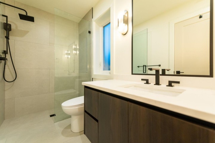 Photo 8 at 2 - 773 E 61st Avenue, South Vancouver, Vancouver East