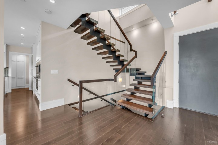 Photo 23 at 2548 Mathers Avenue, Dundarave, West Vancouver