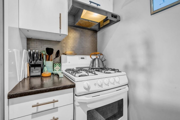 Photo 13 at 203 - 1617 Grant Street, Grandview Woodland, Vancouver East